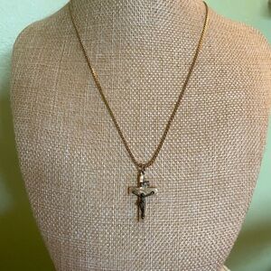 Elegant Gold Cross Pendant Necklace